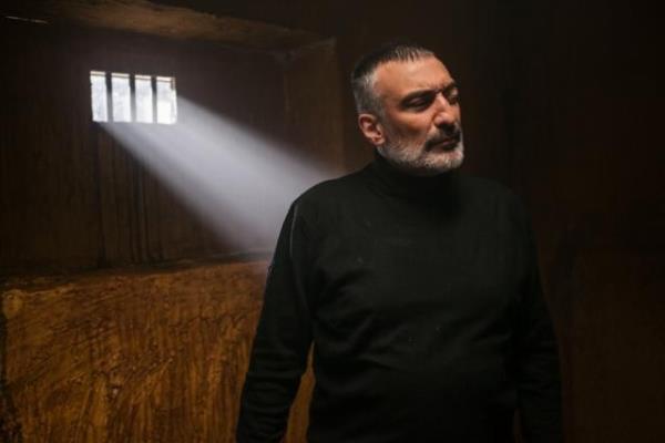 Bu aleme girmek kolay kmak zordur.