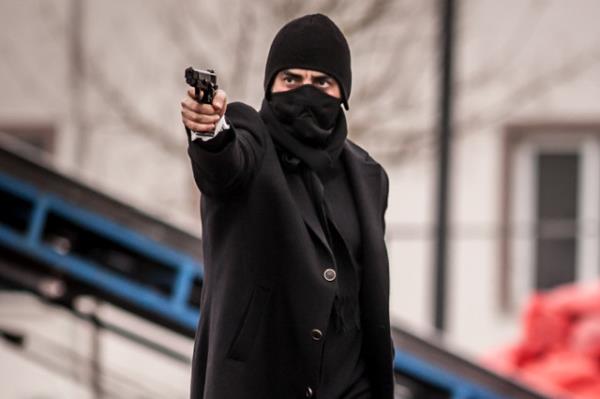 Aslan olmak isteyen inlemez... Aslansan hakkn vereceksin, cesareti yreine koyacaksn!