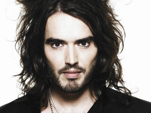 Russell Brand, 2011 ylnda ilenmi gdalarla hastalklar arasndaki ilikiyi anlatan 'Fork over Knives' izledikten sonra vejetaryenlikten vefanla geti. En seksi vejeteryanler listesine giren Brand, artk vejetaryen deil vegan olduunu aklad