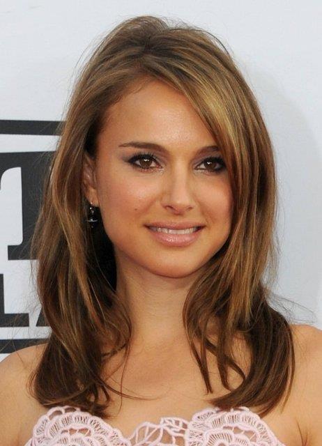 Uzun sredir vejetaryen olan NAtalie Portman da 2009 ylnda Jonathan Safran Foer'in 'Eating Animal' adl kitabn okuyunca vegan olmaya karar verdi. Portman, endstriyel hayvancln evre zerindeki olumsuz etkileri zerine blog da yazyor.