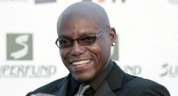 ampiyon atlet CARL Lewis, hayatnn en iyi derecelerini vegan olduktan sonra katld 1991 Dnya ampiyonas'nda aldn sylyor. Ayn yl ?Yln Atleti' seildi. Lewis, et ve tuz arad zamanlarda limon suyu ve mercimee asldn syledi.