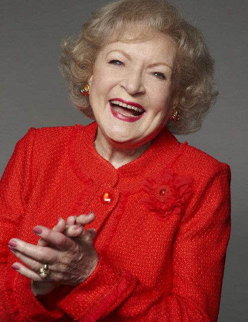'Altn Kzlar' dizisinin nl oyuncusu 91 yandaki Betty White, onyllarca sren vejeteryanlikten sonra sonra artk vegan. White, aktif bir hayvan haklar savunucusu.