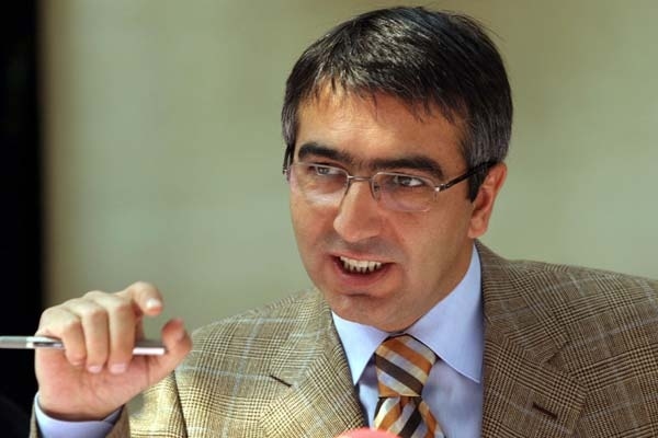 MLL ETM BAKANI:   ERKAN MUMCU,