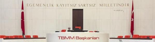 Son gnlerde yaanan ` dershaneler kaldrlyor ` tartmasn da buna balamak mmkn. Bu son dzenleme hkmet ve dershanecileri kar karya getirdi. u anda eitimdeki sorunlarn zm iin dersanelerin kaldrlmasnn gerektiine karar verilmi bakan deitii taktirde bu kararllk devam ettirilecek mi? Yoksa o zaman da yeni bir model mi kurgulanacak?