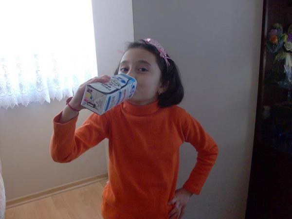 nan, stn cilt konusundaki bir baka faydasnn da kimyasal kaynakl cilt tmrlerinin oluumunu engellemesi olduunu vurgulad.