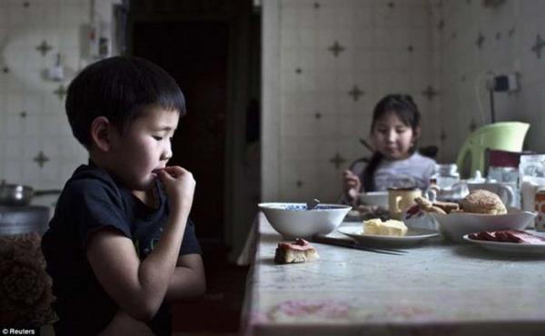 Oymyakon'da okullar ancak soukluk -52 derecenin altna derse tatil oluyor.