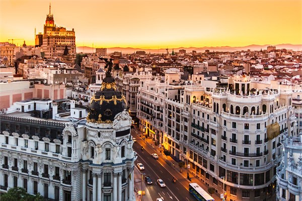 <p>21- spanya</p>  spanya'dan fotoraflar futbol ve modern mimari etiketleriyle paylald.