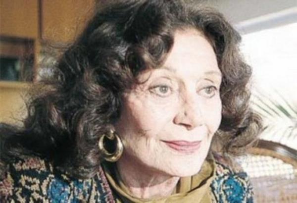 YILDIZ KENTER: AYE YILDIZ