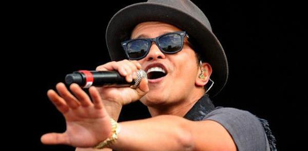 Bruno Mars - Peter Harnandez