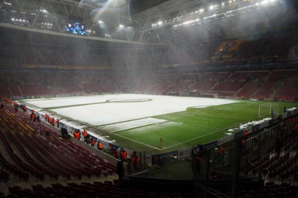 Levent Terim: ahahahah !! sahada tesisat varm da doalgaz yokmu .. ya babacm imdi ben biey desem fanatik olurum .. neyse !!