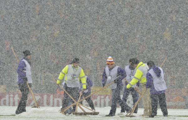 Doa Rutkay: ver bi top ben bu sahada oynarim u an yaa.