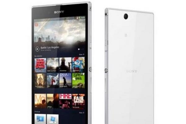 <p><b>Sony Xperia Z Ultra</b></p>  Deitirilemeyen 3000 mAh bataryaya sahip olan Z Ultra, 16 GB dahili bellee sahip. microSD ile bellee maksimum 64 GB eklenebiliyor.