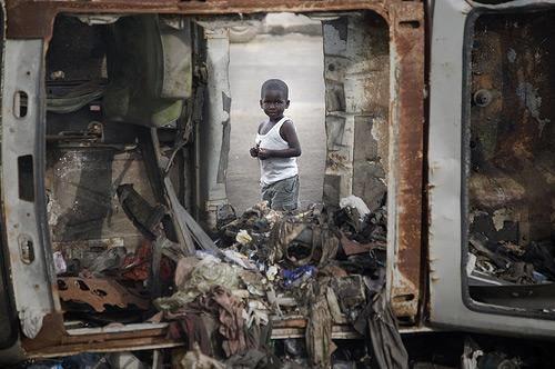 <p><b>Liberya </b></p>    Dnya zerindeki en fakir 10 ekonomiden biri olan Liberya'nn milli gelirinden ok daha fazla d borcu bulunuyor ve doan her ocuk borla douyor.