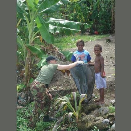 <p><b>Kongo </b></p>    Ortalama yaam sresinin 43 yl olduu Kongo'da savan izleri daha sryor. Kiibana den milli gelirin 300 dolar olduu lkede, stma nedeniyle ocuk lmlerinin oran da olduka yksek.