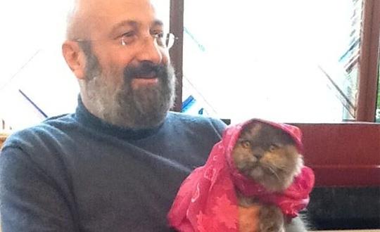 Hikmet Genc: Fanatik bir Fenerli olarak Galatasaray' kutlamyorum!...