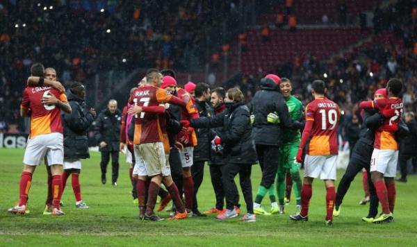 BILD: GALATASARAY JUVENTUS'U DIARI TT Galatasaray bu sonula B Grubu'nda Real Madrid'in ardndan ikinci olarak bir st tura ykseldi. talyan Juventus takm ise, Avrupa Ligi'nde yoluna devam edecek.