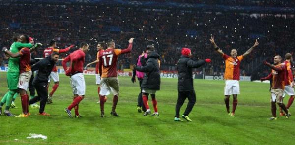 ngiliz yayn kuruluu BBC de, "Yal Kadn kupa d kald" yorumunda bulundu.