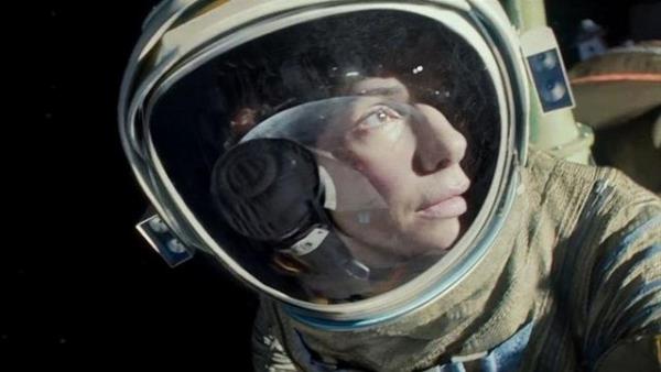 <p><b>GRAVITY</b></p>   Ynetmen: Alfonso Cuarn   <p>Oyuncular:Sandra Bullock , George Cloone</p>