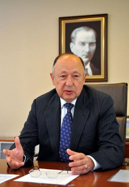 "Sadece radar yapmakla kalmayacaz. Galyum nitrat teknolojisi iin 8-9 yldr Bilkent ile birlikte alyoruz. Radar retiminde ok nemli bu kimyasal teknolojisine de artk sahibiz."