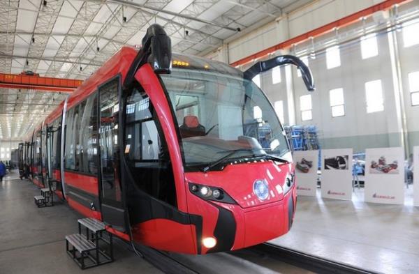 pekbcei'nin gvenlik sistemleri de son derece gelimi bir teknolojiye sahip. 5 ayr fren modl, ykl halde 50 tonu geen aracn acil durumlarda maksimum 46 metrede durmasn salyor. Modllerden herhangi birinin arzalanmas durumunda ise ek koruma sistemleri devreye giriyor.