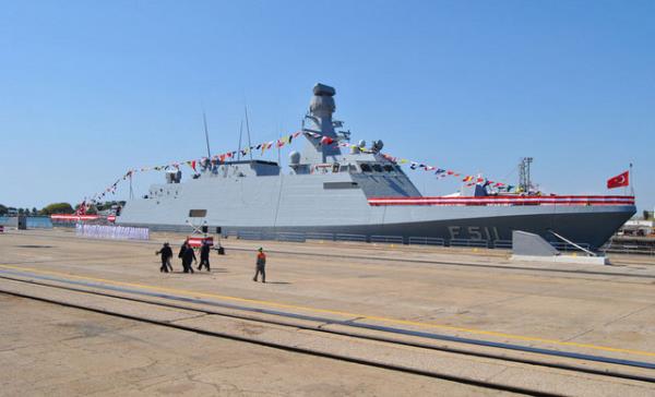 <p><b>108 KLK</b></p>  MLGEM projesi kapsamnda retilmeye balanan Trkiye'nin ilk sava gemisinin her trl imkana sahip olduu renildi. Tm kamaralarda modern mobilya ve aydnlatma sistemlerinin kullanld gemide, toplam 108 kiilik yatak kapasitesi bulunuyor. Helikopterin konulanmas iin hangara, 10 tona kadar helikopterlerin gece gndz ini kalk imkanna sahip olacak. Denizde kalma sresi lojistik destekli 21 gn, lojistik desteksiz 10 gn olan gemide 20 tona yakn tatl su retilebilecek. Heybeliada, "stealth" yani radara yakalanmama zelliine de sahip.