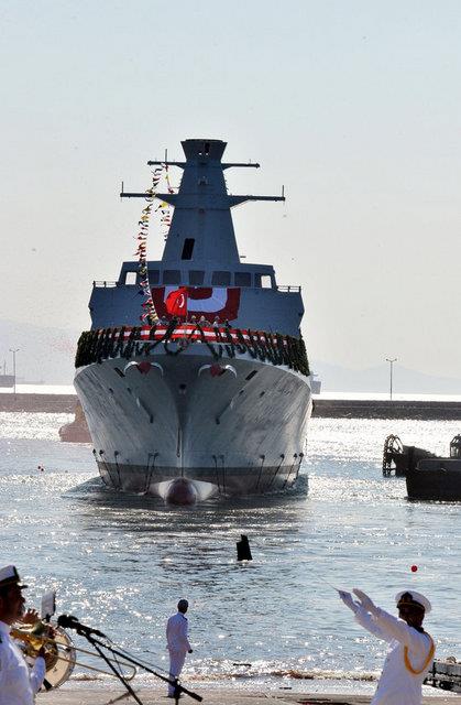 <p><b>MALYET 260 MLYON DOLAR</b></p>  Maliyeti toplam 260 milyon dolar olan gemiyi Trkiye, yurt dndan hazr almaya kalksa en az 500 milyon dolar deyecekti.