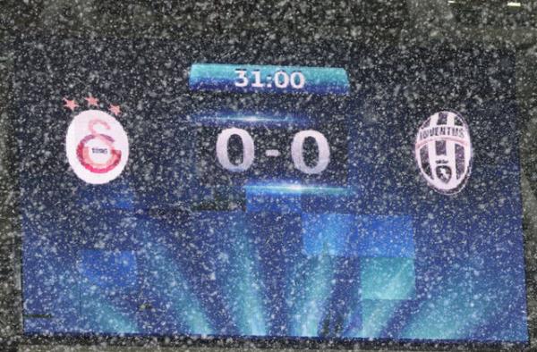 G.Saray-Juventus man yneten hakem herhalde ilk defa bu kadar kar grd hayatnda!