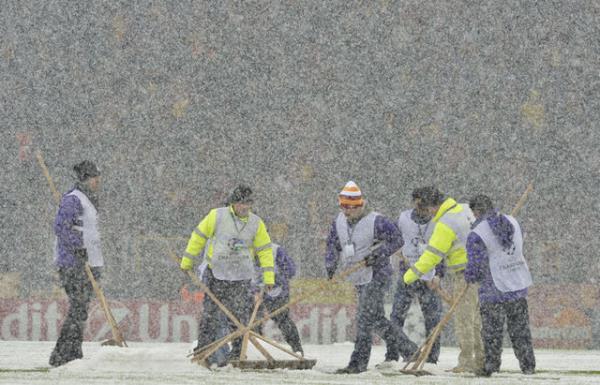 Reina'da rezervasyon yaptran Portekizli hakem ma tatil etti :)