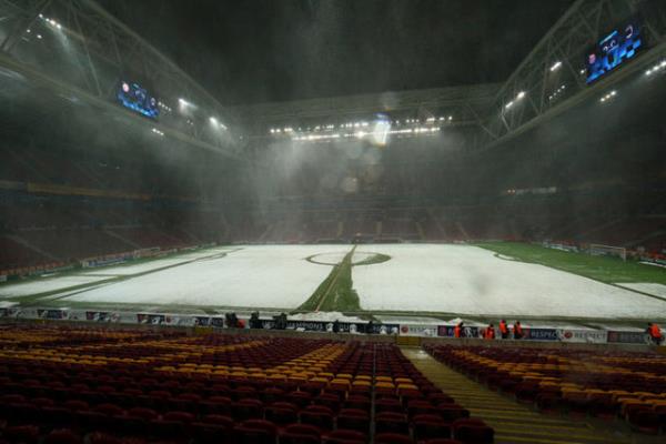 Hakem Portekizli... Sadece m olabilir... Kalorifere tutsun elini biraz , balar ma