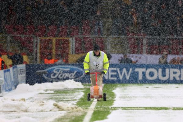 Hakemin saat 23:00'de Portekiz dizisi varm.