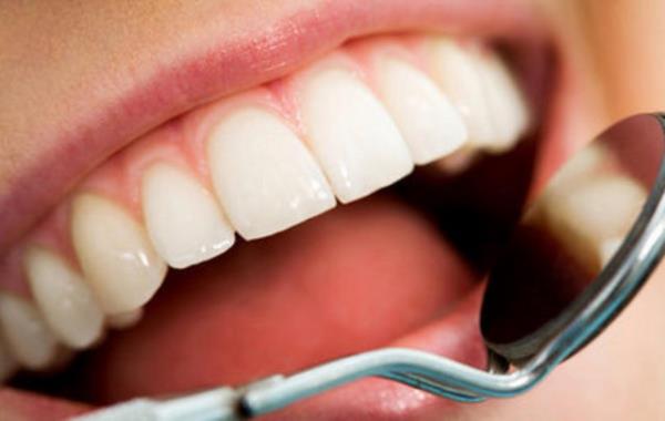 Amalgamn yerletirilmesi ve sklmesi srasnda cvann aa ktn kaydeden Tutkun, i sal asndan da bu dolgunun yasaklanmas gerektiini vurgulad. Bu dolgunun ocuklarda da otizme neden olduunu vurgulad.