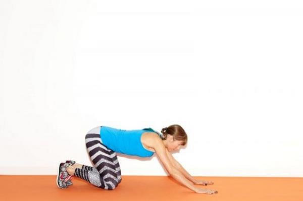 nav bittikten sonra st bedeninizi dizlerinizin zerinde kaldrn ve kollarnz nnzde gerin. Eller yerde