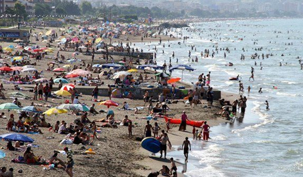 <b>stanbul'un yzmeye elverili olmayan noktalar...</b>  <p><b>ile Ava ve Ayazma Halk Plajlar mevkiinde Gksu Deresi</b></p>