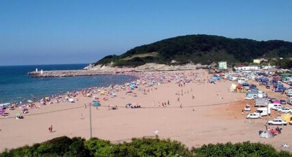 <b>stanbul'un yzmeye elverili olmayan noktalar...</b>  <p><b>Kumluk mevkiindeki Karlar Deresi n</b></p>