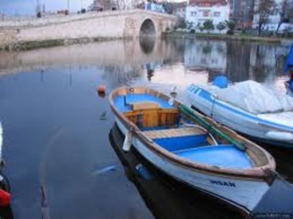 <b>stanbul'un yzmeye elverili olmayan noktalar...</b>  <p><b>Saryer Demirciky Uzunya ve Gmdere Plajlar yaknlarndaki Demirciky ve Gmdere Ky Dereleri</b></p>