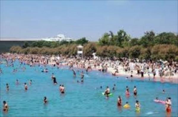 <b>stanbul'un yzmeye elverili olmayan noktalar...</b>  <p><b>Sahil Park n yaknlarndaki Meneke plaj</b></p>