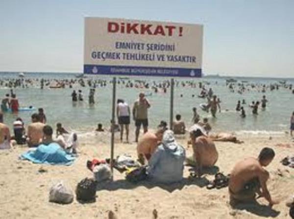 <b>stanbul'un yzmeye elverili olmayan noktalar...</b>  <p><b>Kkekmece gl balant kanal n</b></p>