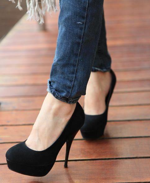 thal ayakkablar Ege niversitesi Deri Mhendislii laboratuvarlarnda test ettirdik, iler acs bir raporla karlatk.