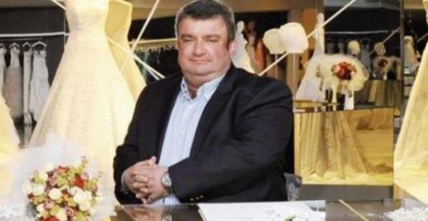 <p><b>2013 YILINDA  DNYASINI YASA BOAN LMLER</b></p>   Akay Gelinlik kurucusu Ermiya Akay / 23 Ocak 2013