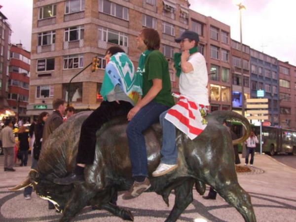 Kadky'deki Boa'nn stnde poz vermek