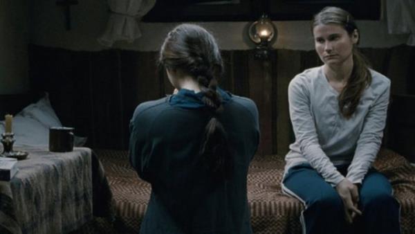 Romen Yeni Dalgas'nn en nemli figrlerinden Christian Mungiu'nun Cannes'dan dll filmi, yksek bir minimalist duyarllkla dinin devletleri srkledii uurumlar merceine alyor.