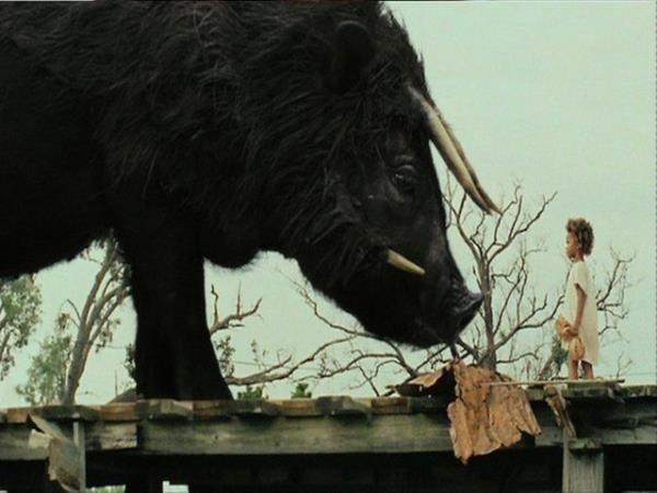 Kyamet paranoyasn ngrrken iitsel ve grsel adan Herzog, Cassavetes ve De Sica'y rnek alp gerilla sinemasnn yamacna tutunan mucizevi bir eser.