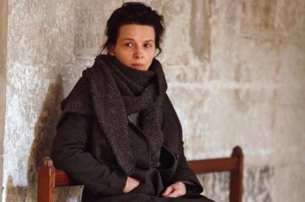 "Camille Claudel 1915", bir kadn isel dnyasnda inanlaryla ba baa brakrken, yabanclamay hakkyla yapyor. Bresson ile Dreyer arasna yerleip minimalist sinema adna sorunsuz, zenli ve psikoloji dolan bir ie dnyor.