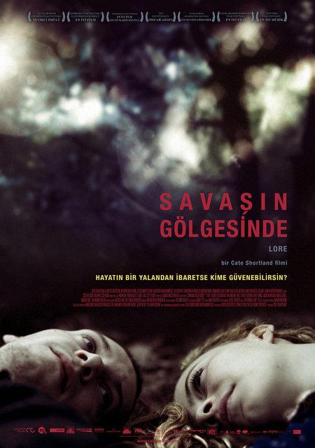 <p><b>10-Savan Glgesinde (Lore) (2012)</b></p>   2000'lerde belki ikinci bir "yeni dalga" hareketine alan Avustralya sinemasnn, bu ivmesinde en nemli iki isim Andrew Dominik ve Cate Shortland'dir.