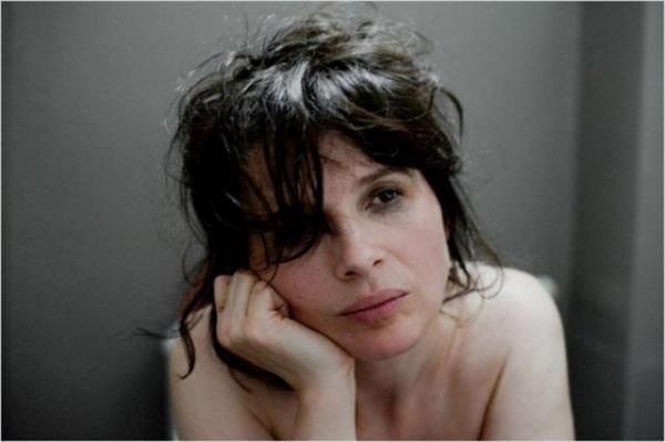 Gen hayat kadnlarnn, telekzlarn dnyasn Elle'e yazmaya karar veren bu gazeteci kadn, kendini sorgulama olana da bulacaktr.