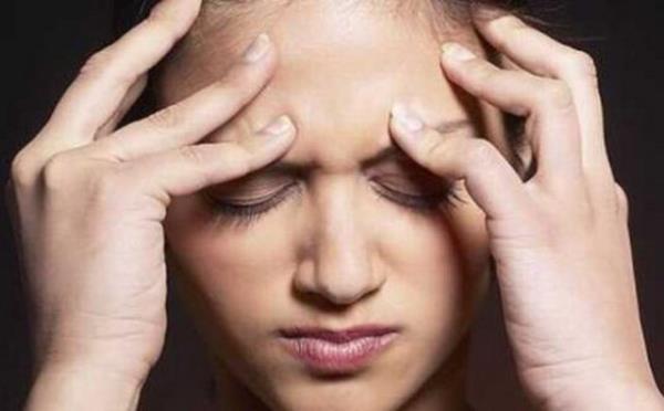 C vitamininin yan sra, potasyum, kalsiyum, magnezyum gibi mineralleri de ieriyor Gn iinde elma veya siyah ekirdekli zm yiyin Elma, ieriindeki E ve C gibi antioksidan vitaminlerle baklk sistemini glendirerek hastalklara kar vcut dire