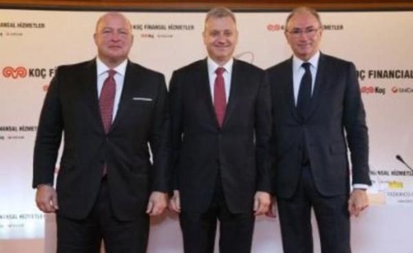 lerleyen dnemde ise Yap Kredi, Ko Grubu-Uni Credit ortaklna satlarak grubun TMSF'le olan borcu mahsup edildi ve Pamukbank ile Yap Kredi tamamen el deitirdi.