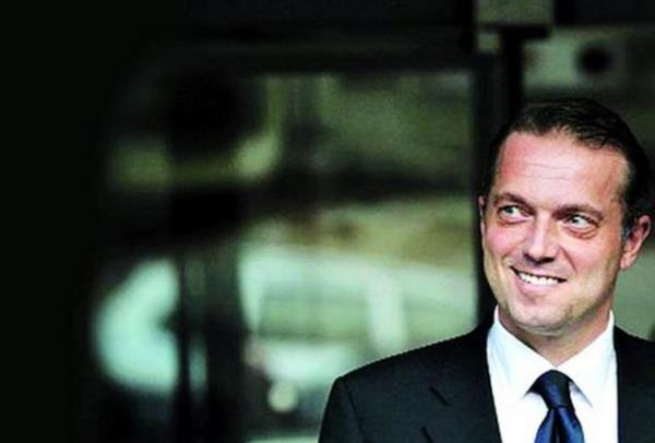 3 Temmuz 2003'te TMSF'ye devredilen mar Bankas, 1.16 milyar TL'lik aktif byklne kar yanltc bilano kaytlar ve alan sahte hesaplarla Trk halkna 5 milyar 933 milyon dolar zarar getirdi.