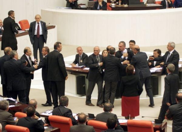 Kavga-grlt dendii zaman akla Kamer Gen, Muharrem nce, Zeyid Aslan ve Hasip Kaplan gibi isimler geliyor...