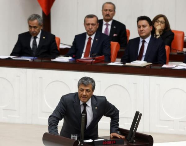 Cezaevinden ktktan sonra Meclis'e gelen ve ilk gnk performansyla gz kamatran (!) CHP zmir Milletvekili Mustafa Balbay, gelecee dair iyi sinyal verdii iin listeye girmeye hak kazand.